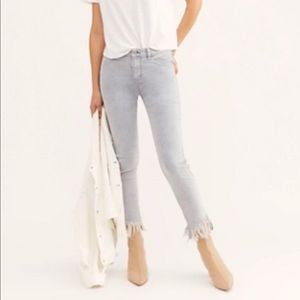 Frayed grey/light blue skinny jeans